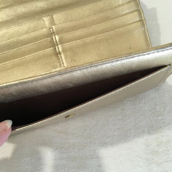 Coach Gold Wallet 7.5" x 4" - Picture 2 of 9